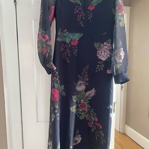 VENUS Dark Floral Long Sleeve Dress
